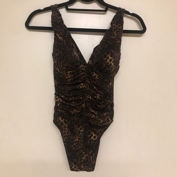 Miraclesuit Animal Print Ruched Front NWOT - Picture 1 of 6